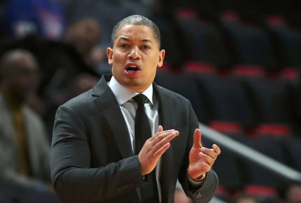 欧博官网ABGOUBO-皮耶罗欧洲杯决赛失单刀